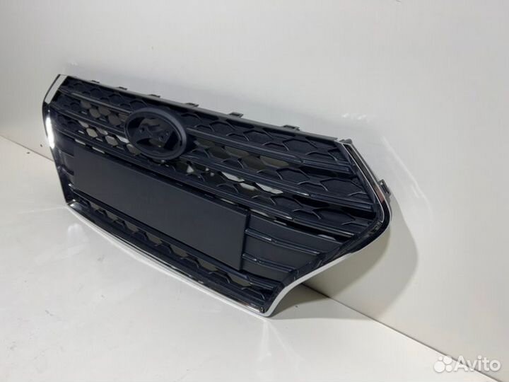 Решетка радиатора передняя Hyundai Solaris 2