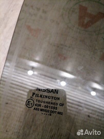 Стекло заднее правое Nissan Note E11 HR16DE 2006
