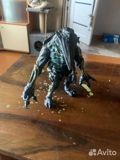 Тихоокеанский рубеж Neca knifehead deluxe