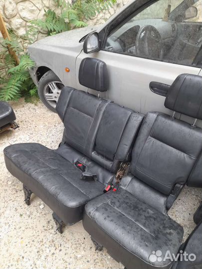 Сиденье дверные карты на митсубиси Паджеро чёр кож