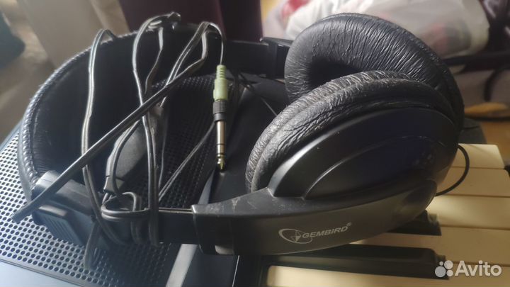 Синтезатор Yamaha psr e213 YPT-210 + наушники