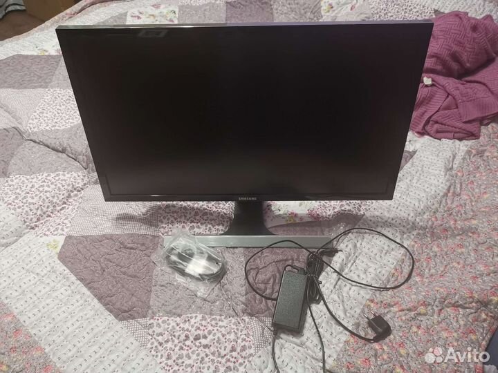 Монитор Samsung 28