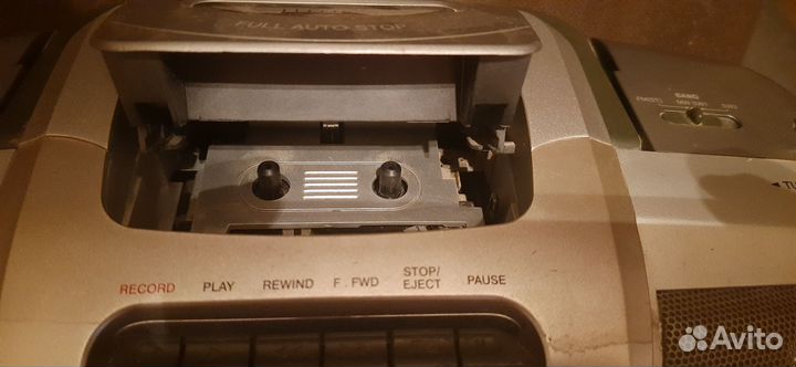 Кассетный магнитофон sanyo