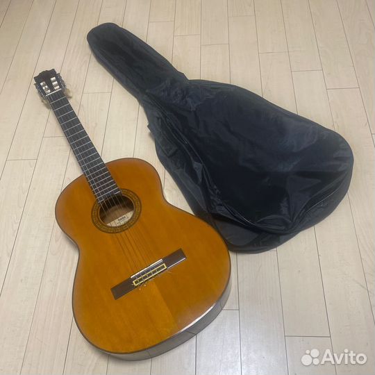 Акустическая гитара Yamaha C-200