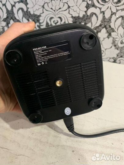 Домашний мини проектор umiio A008