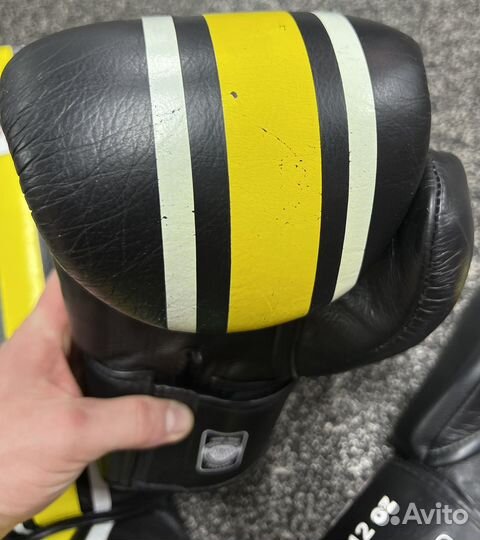 Комплект щитки + боксерские перчатки Twins special