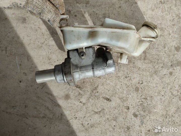 Главный тормозной цилиндр Ford Fusion 2002-2012