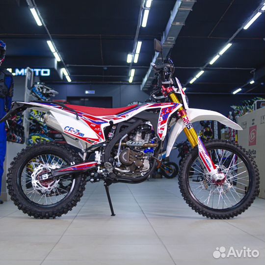 Мотоцикл Regulmoto CR-Z 300 витрина