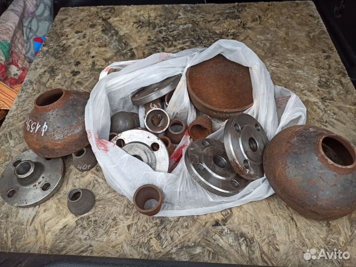 Металлические переходы,фланцы,заглушки до 159