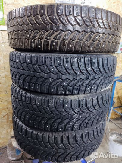 Bridgestone Blizzak Spike-01 175/70 R14 84T