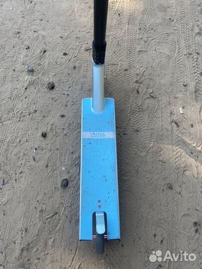 Дека едет к покупателю