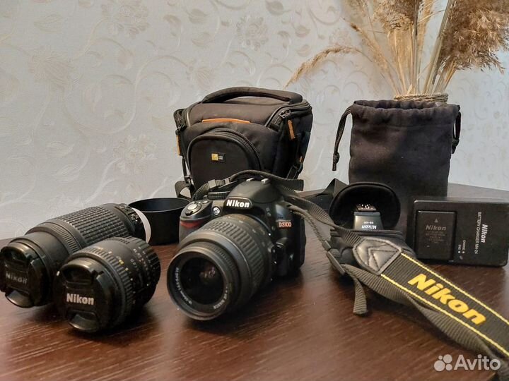 Продам nikon D3100+ 2 объектива + родной, вспышка