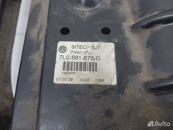 Кронштейн переднего правого сиденья Audi Q7 (4L) 7L0881678G