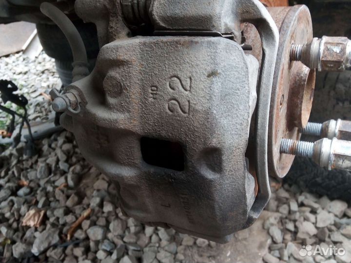 Супорт передний левый хендай акцент