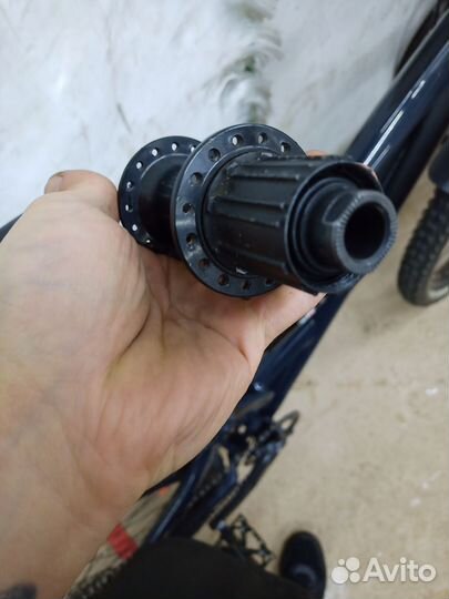 Втулка задняя Shimano Deore m6010-B, CL 148x12