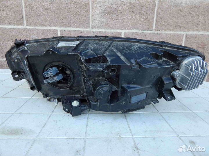 Фара правая Volvo S90 2 поколение (2016-2020)