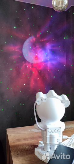 Проектор ночник космонавт с колонкой