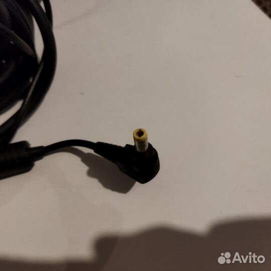 Зарядки для ноутбука 19V