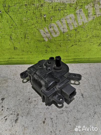 Моторчик заслонки отопителя Форд Фокус 1