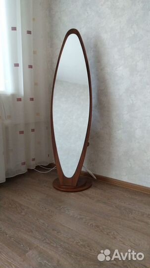 Зеркало напольное