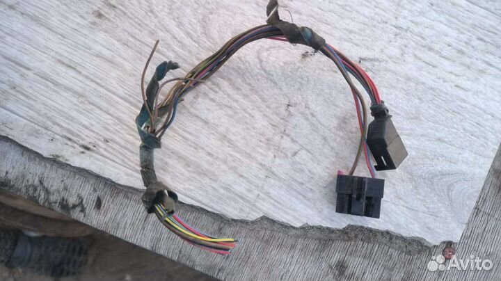 Разъём компрессора центрального замка Audi 100