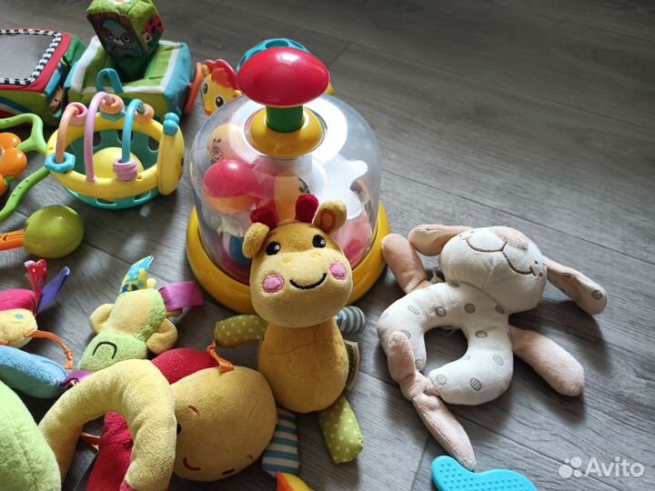 Большой пакет игрушек для малыша