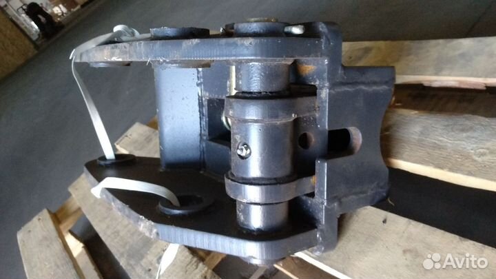 Быстросъем кронштейн 11886502 для Volvo BL 61/71