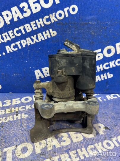 Задний правый суппорт Volkswagen Passat Cc седан