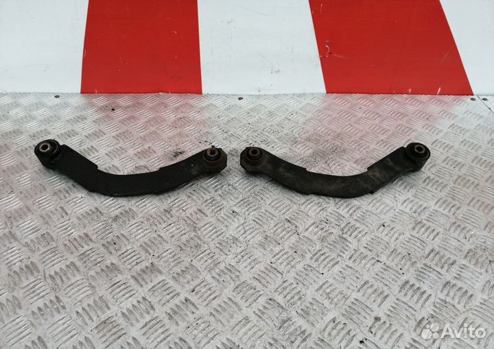 Задний поперечный рычаг Mitsubishi Outlander