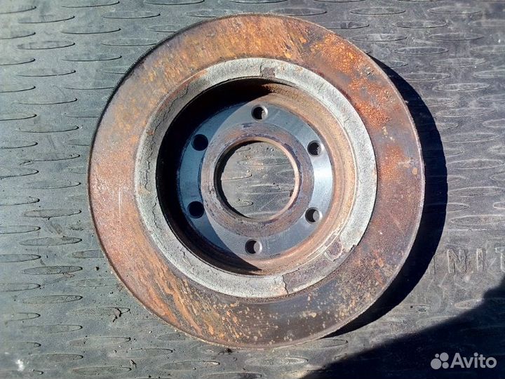 Тормозной диск передний правый Nissan Armada