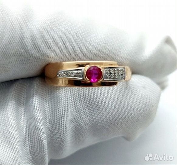 Золотое кольцо с камнем 0р