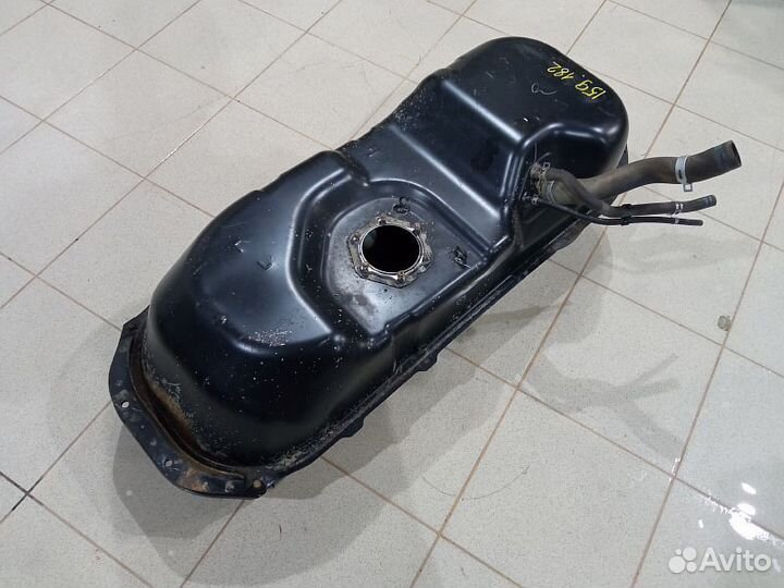 Топливный бак Mitsubishi L200