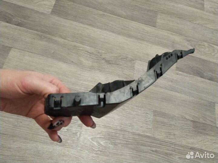 Крепление бампера Daihatsu COO правое переднее