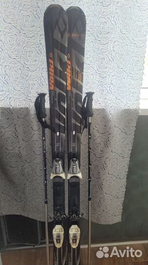 Горные лыжи и ботинки