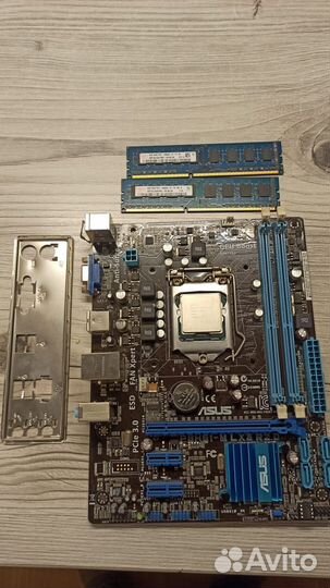 Материнская плата с процессором и памятью
