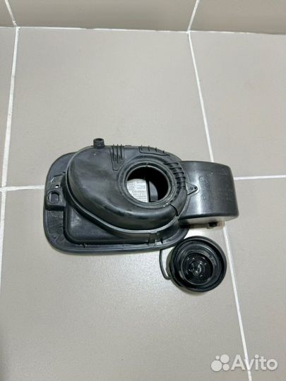 Ниша лючка бензобака Skoda Octavia A7 2013-2020