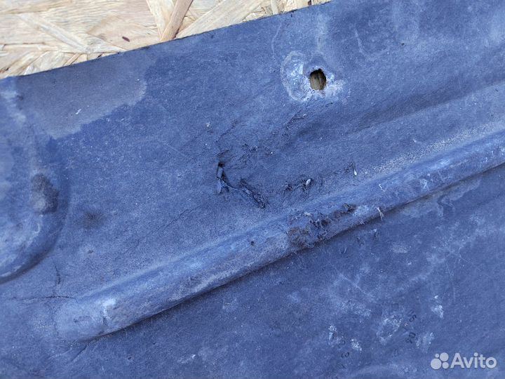 Защита кузова левая BMW E90