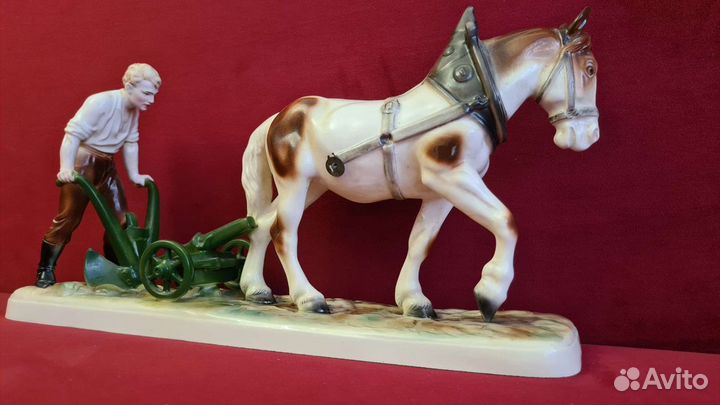 Фарфор статуэтка 