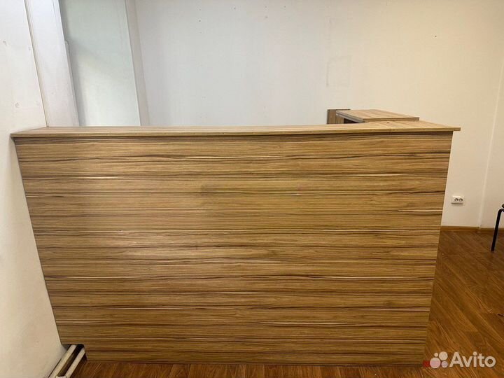 Стойка ресепшн