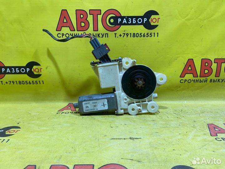 Мотор стеклоподъемника задний левый Toyota Avensis