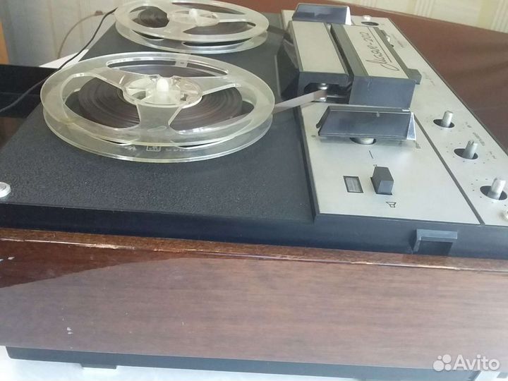 Катушечный магнитофон