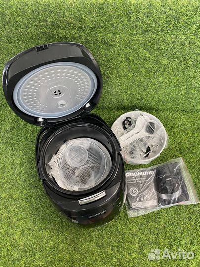 Мультиварка Redmond RMC-M90