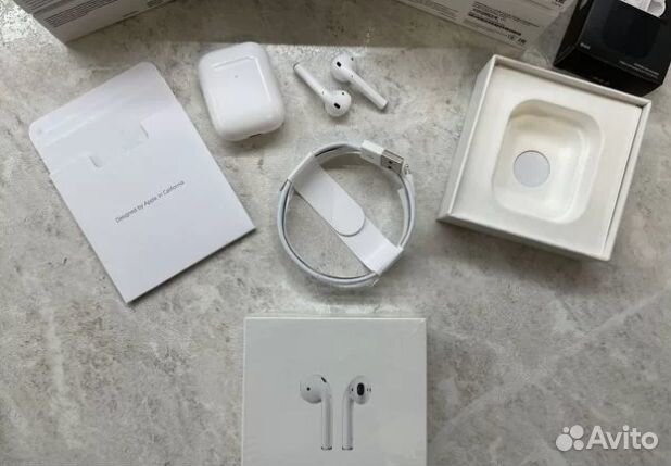 Airpods 2 новые + чехол
