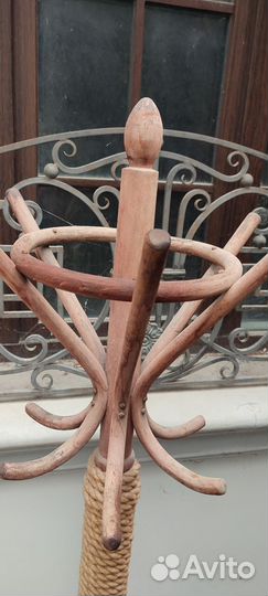 Вешалка напольная деревянная