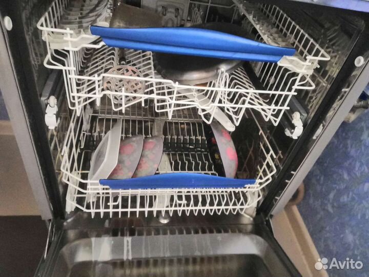 Посудомоечная машина Ariston Li700duo на запчасти