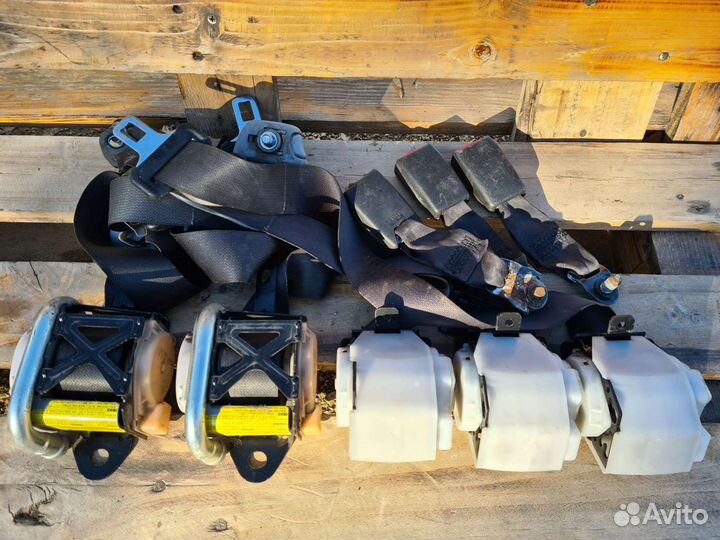 Задние ремни безопасности Mitsubishi Lancer 9