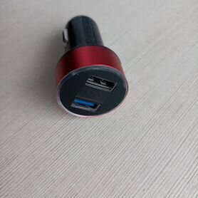 Автомобильное зарядное устройство с двумя USB-порт