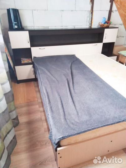 Спальный гарнитур