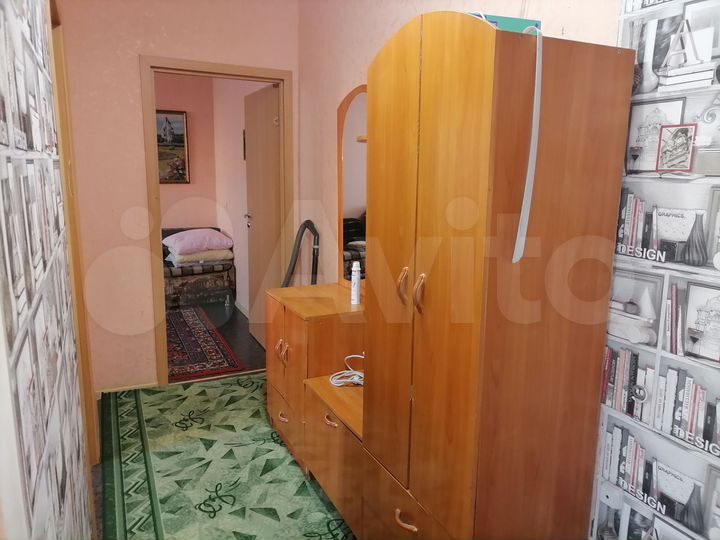 2-к. квартира, 48 м², 1/3 эт.