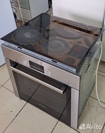 Духовой шкаф Bosch в идеальном состоянии